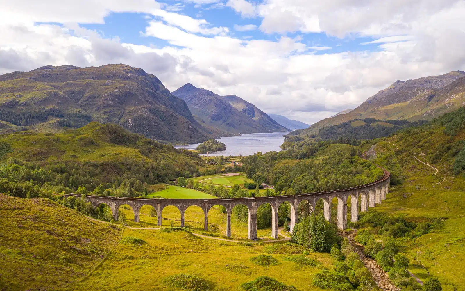 Les Highlands écossais en train
